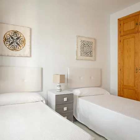 Apartment Monsalves Patio, Centrico Y Con Garaje Gratis *